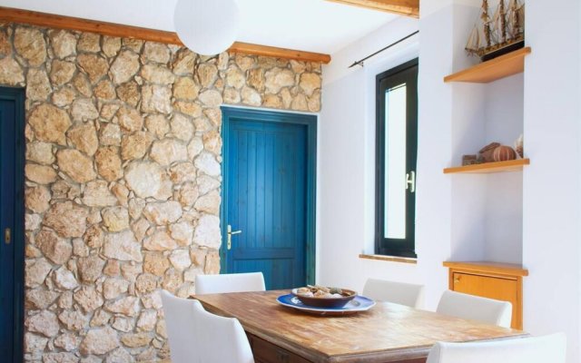 Welcomely - Sardinian Stone House