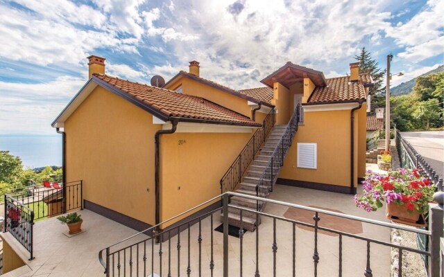 Stunning Home in Icici With Wifi and 2 Bedrooms