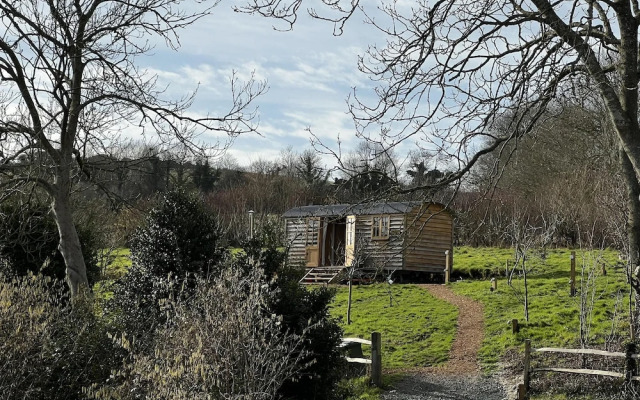 Robins Retreat - Orchard With hot tub - see Extras