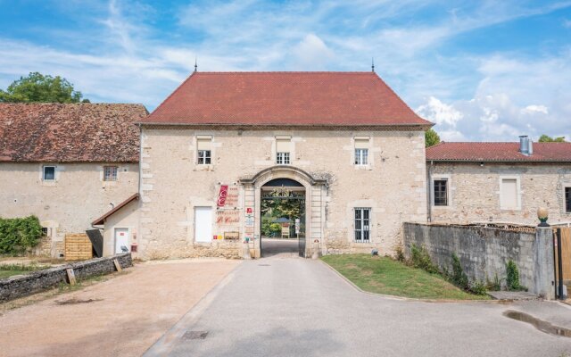 Les Dépendances de Chapeau Cornu