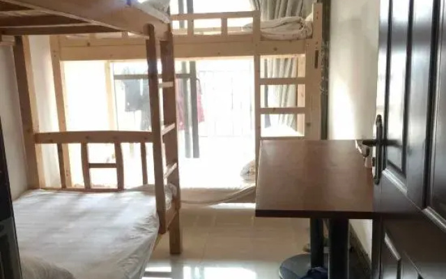 Nanning Meichen Apartment (Poly Tongxinyuan Branch)