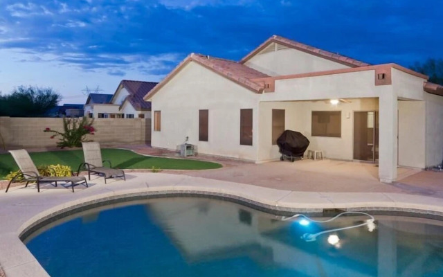 Cactus Bloom By Signature Vacation Rentals