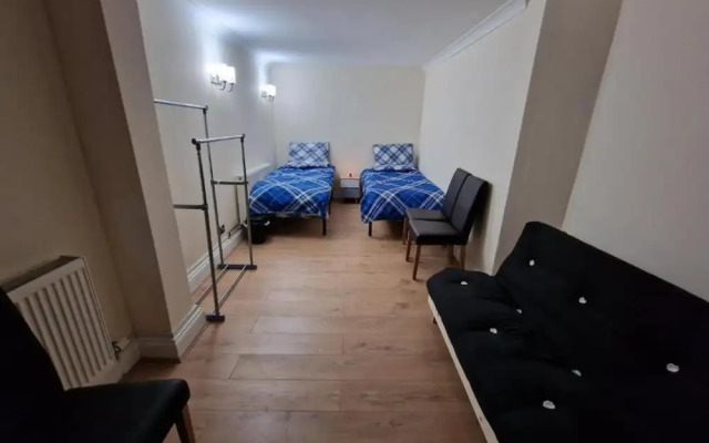 SnoozeDen Chalvey – Free Parking, Near M4 J6