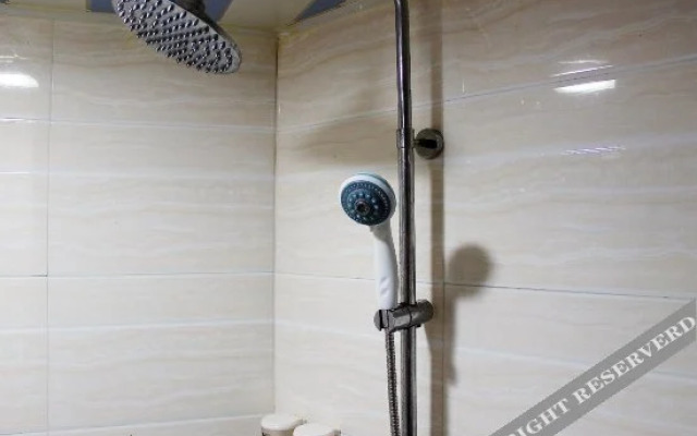 Taihua Business Hotel