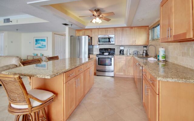 Trillium 2A Desired South Corner/large Balcony/beach Views!