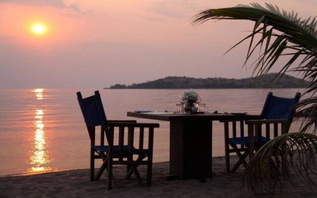 Lake Shore Lodge & Campsite