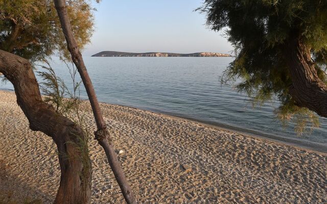 Tarsa Studios & Apartments