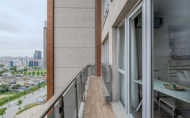 Modern Residence Studio Flat w Balcony in Bagcilar