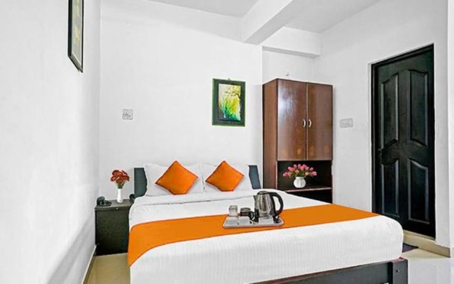 Oyo 90840 Majestic Raja Nagari