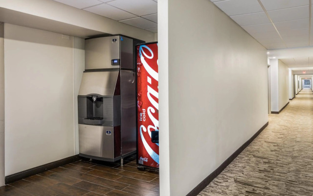 Red Roof Inn PLUS+ Boston - Woburn/ Burlington