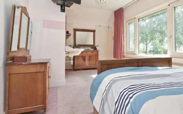 Characteristic Country House With Wellness