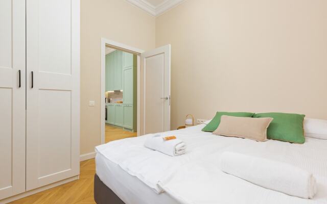 Apartment Warsaw Targowa by Renters