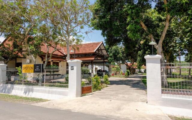 SPOT ON 2668 Pakis Residence