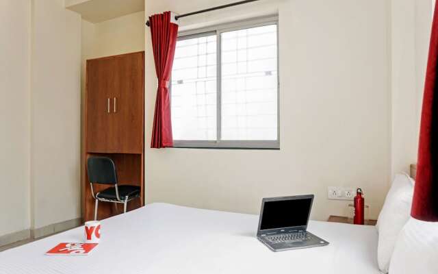 OYO Living 26804 Luxurious Studio Rooms