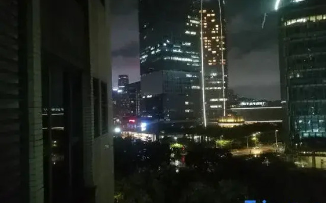 Mingfan Theme Apartment (Wanshengwei Subway Station)