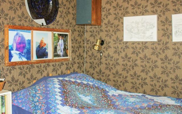 Scenic Lakeside Cottage-by Traum