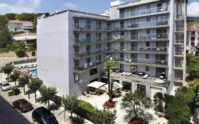 Summer Hotel