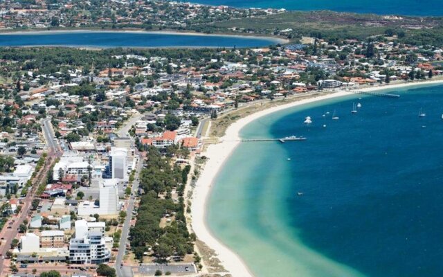 Waikiki Beach Bed & Breakfast