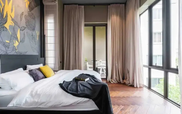 Luxury Modern Pool Jacuzzi Villa 5BR Thonglor