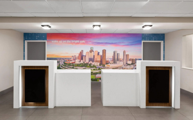 La Quinta Inn & Suites by Wyndham Houston Stafford Sugarland