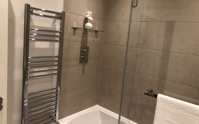 Modern Apartment By Creatick