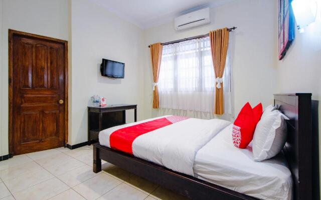 Oyo 1650 Griya Joglo Homestay
