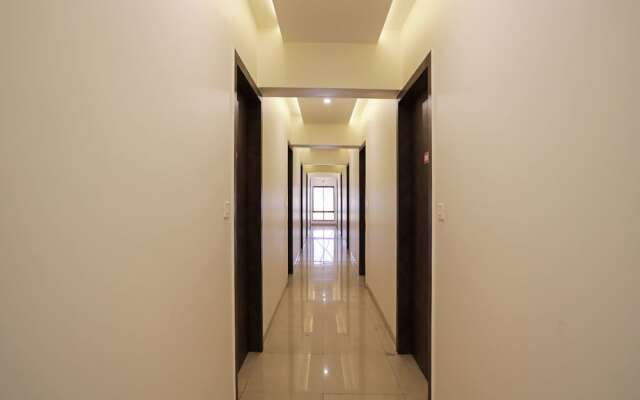 OYO 946 Royce Studio Apartments