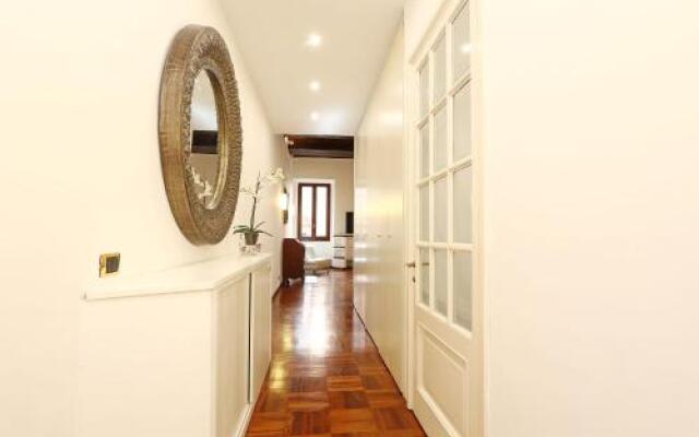 Alexander Apartment Condotti