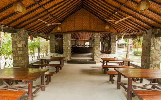 Corbett Machaan Resort
