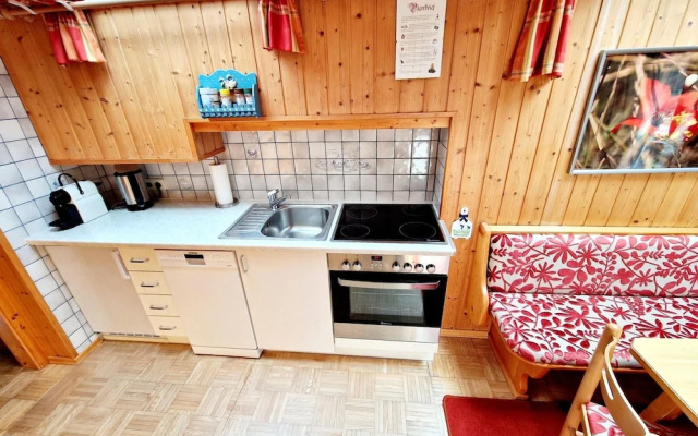 Apartment Near the Gondelbahn With Shared Pool