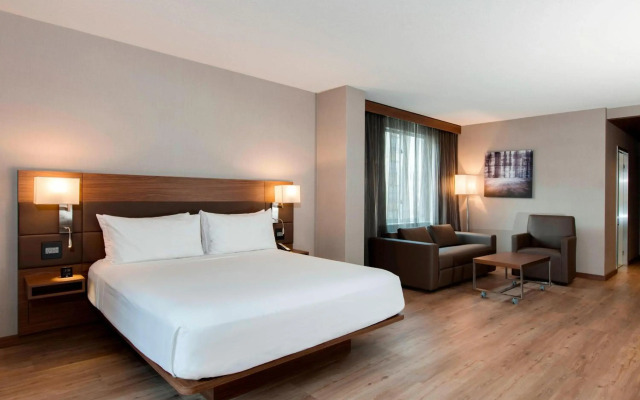 AC Hotels by Marriott Chicago Downtown