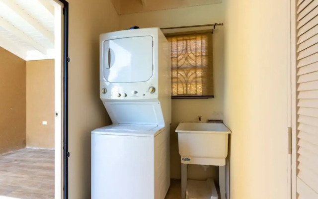 Private Pool Draxhall Gated Gym Tennis Full AC