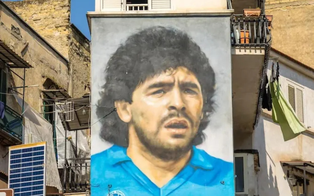 Miracoli 60 in Naples