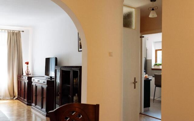 Lovely apartment and quiet courtyard in city centre