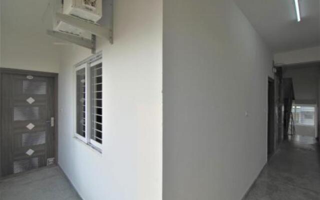 OYO 28285 Maruthi- Luxury Rooms