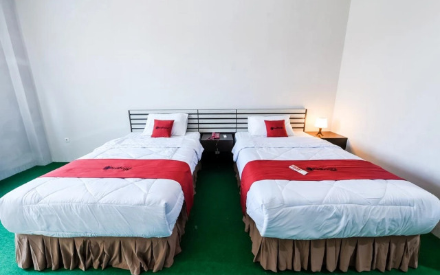 RedDoorz @ Brother Homestay Kupang