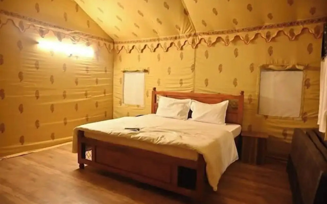 The Quila Camps & Resort