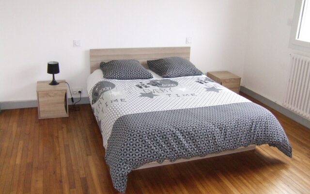 Maison 4 chambres 8 places à Loudéac