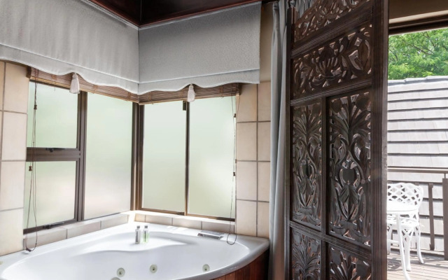 InnJoy Boutique Hotel