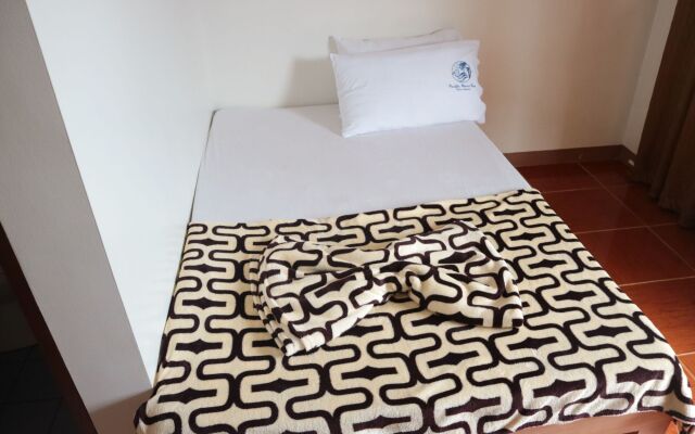 Pacific Waves Inn