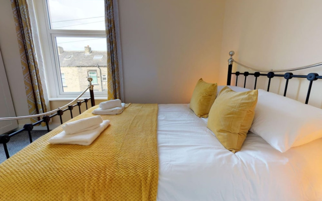 Spacious 3BR Westminster Stay