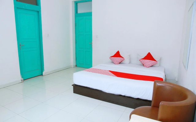 Grand Wisata Hotel by OYO Rooms