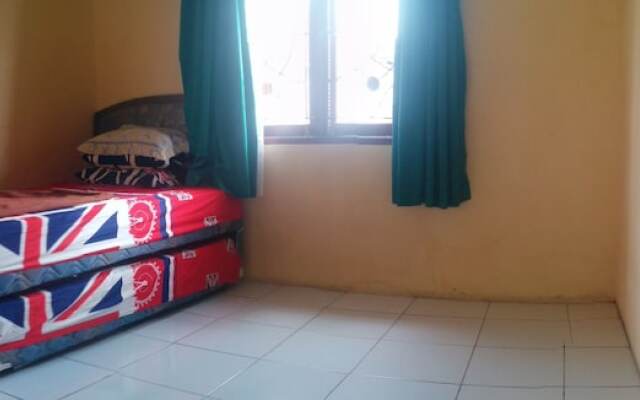 Villa Abdi Cipanas with Swimming Pool
