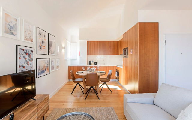 Superb Flat w/ Balcony and AC by LovelyStay