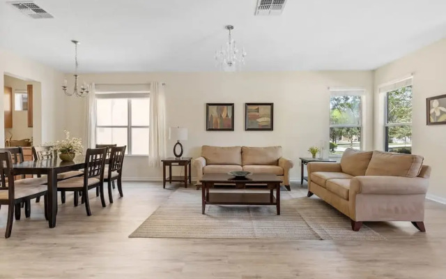 Themed Bedrooms and Large Pool