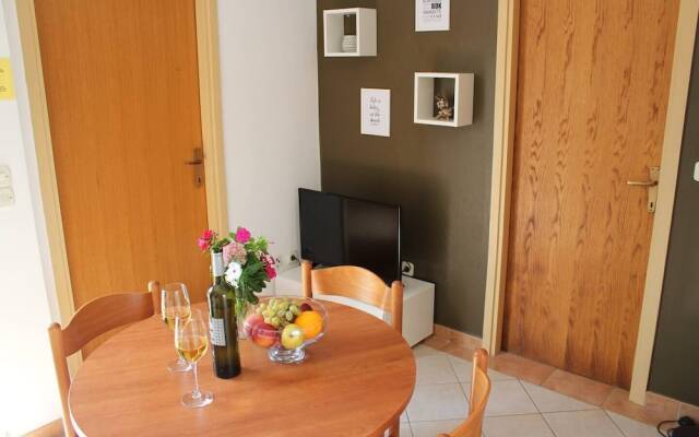 Sea View Apartment Ruza, Sleeps 4