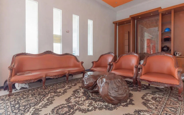 RedDoorz @ Ciliwung Street