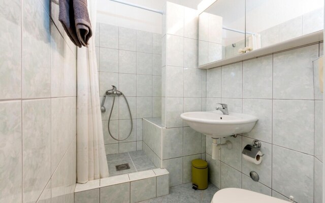 Awesome Home in Stinjan With Wifi and 1 Bedrooms