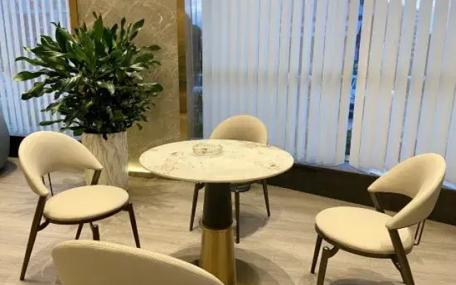 Green View Hotel (Foshan Xiqiao Mountain Qian Guo Qing Store)