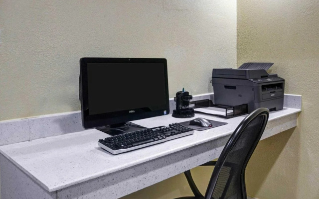 Quality Inn Airport South